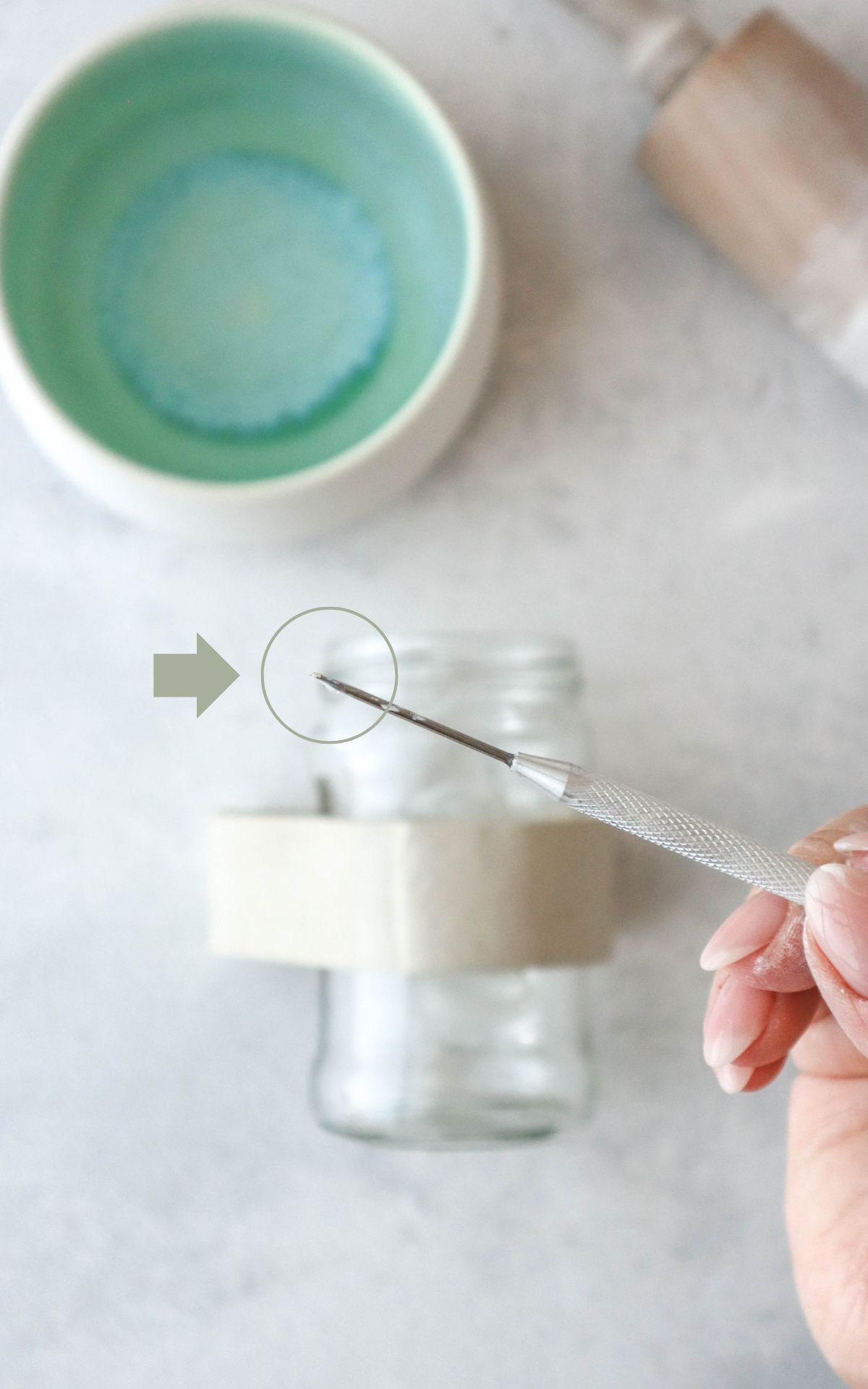 Lerne, wie du minimalistische Tonvasen selber machen kannst. Entdecke kreative DIY-Ideen für stilvolle, handgefertigte Deko-Unikate!