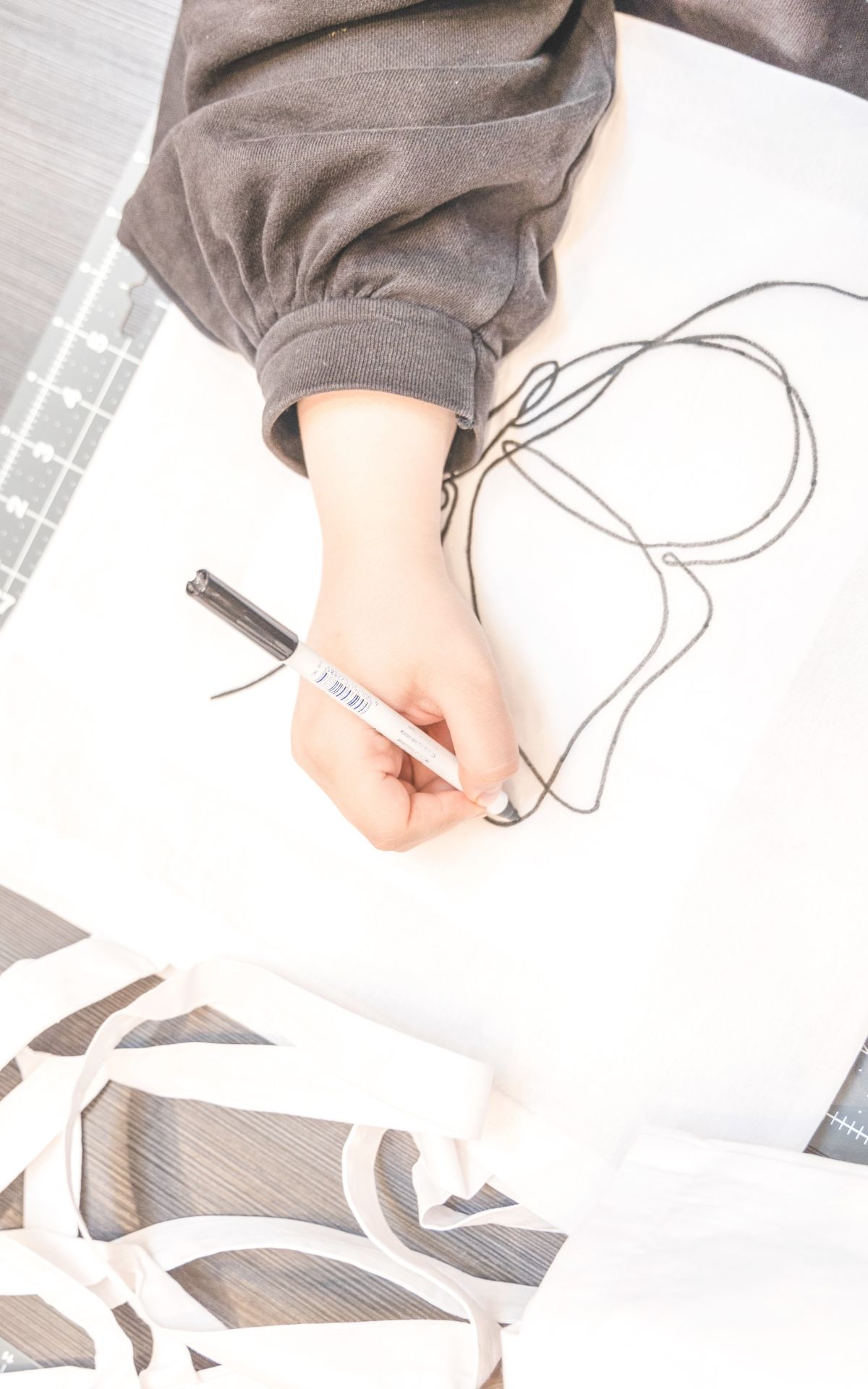 Kreativ-Workshop in Sindelfingen: Offener Frühlings-DIY-Workshop mit Trockenblumen & blumigen Stofftaschen am 03.05.2025 – Komm vorbei und gestalte mit uns den Frühling bunt und kreativ!