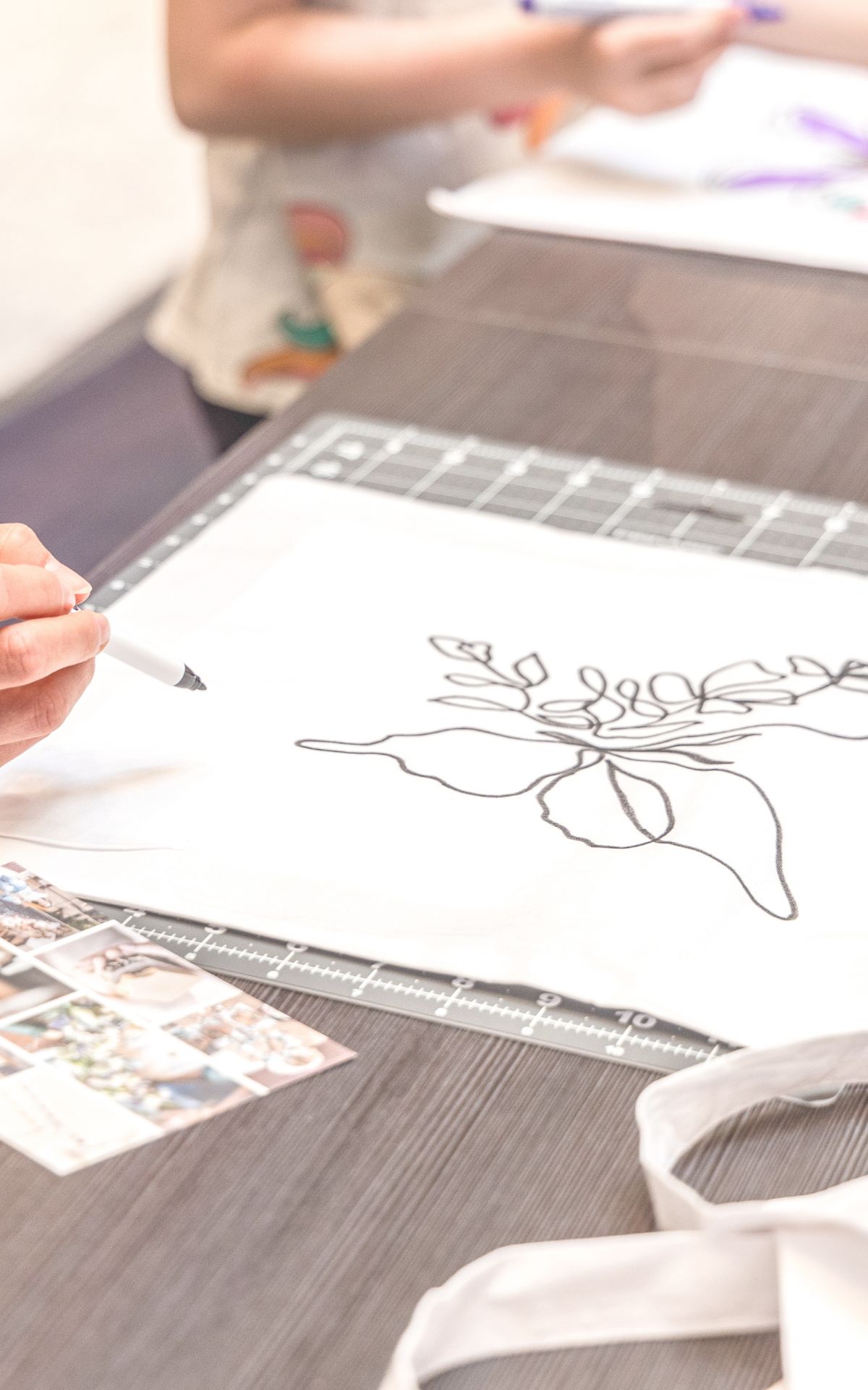 Kreativ-Workshop in Sindelfingen: Offener Frühlings-DIY-Workshop mit Trockenblumen & blumigen Stofftaschen am 03.05.2025 – Komm vorbei und gestalte mit uns den Frühling bunt und kreativ!