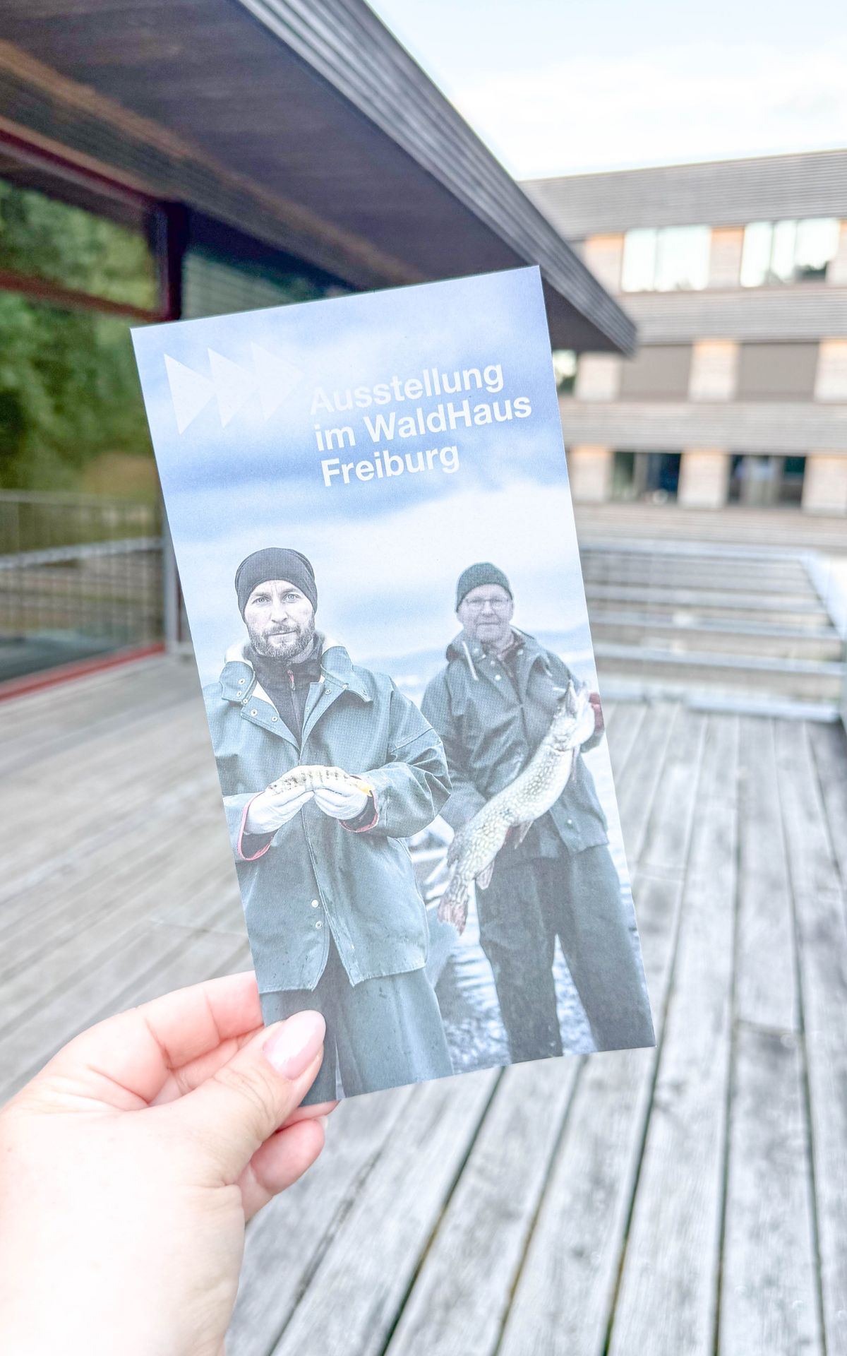Faces of Climate Change II im WaldHaus Freiburg: Kati Jordan mit lebensgroßem Porträt, nachhaltigen DIY-Ideen & kreativen Upcycling Workshops.