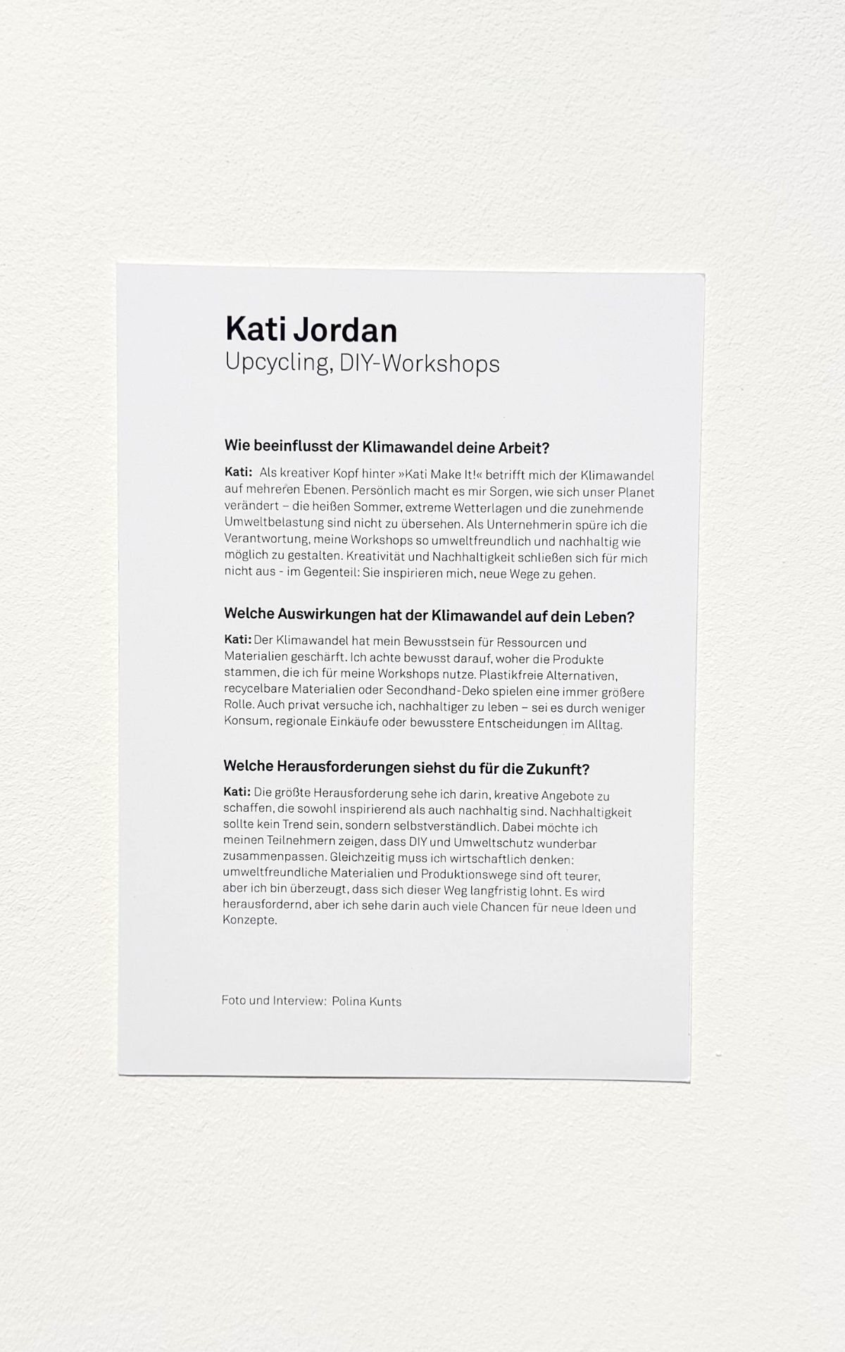 Faces of Climate Change II im WaldHaus Freiburg: Kati Jordan mit lebensgroßem Porträt, nachhaltigen DIY-Ideen & kreativen Upcycling Workshops.