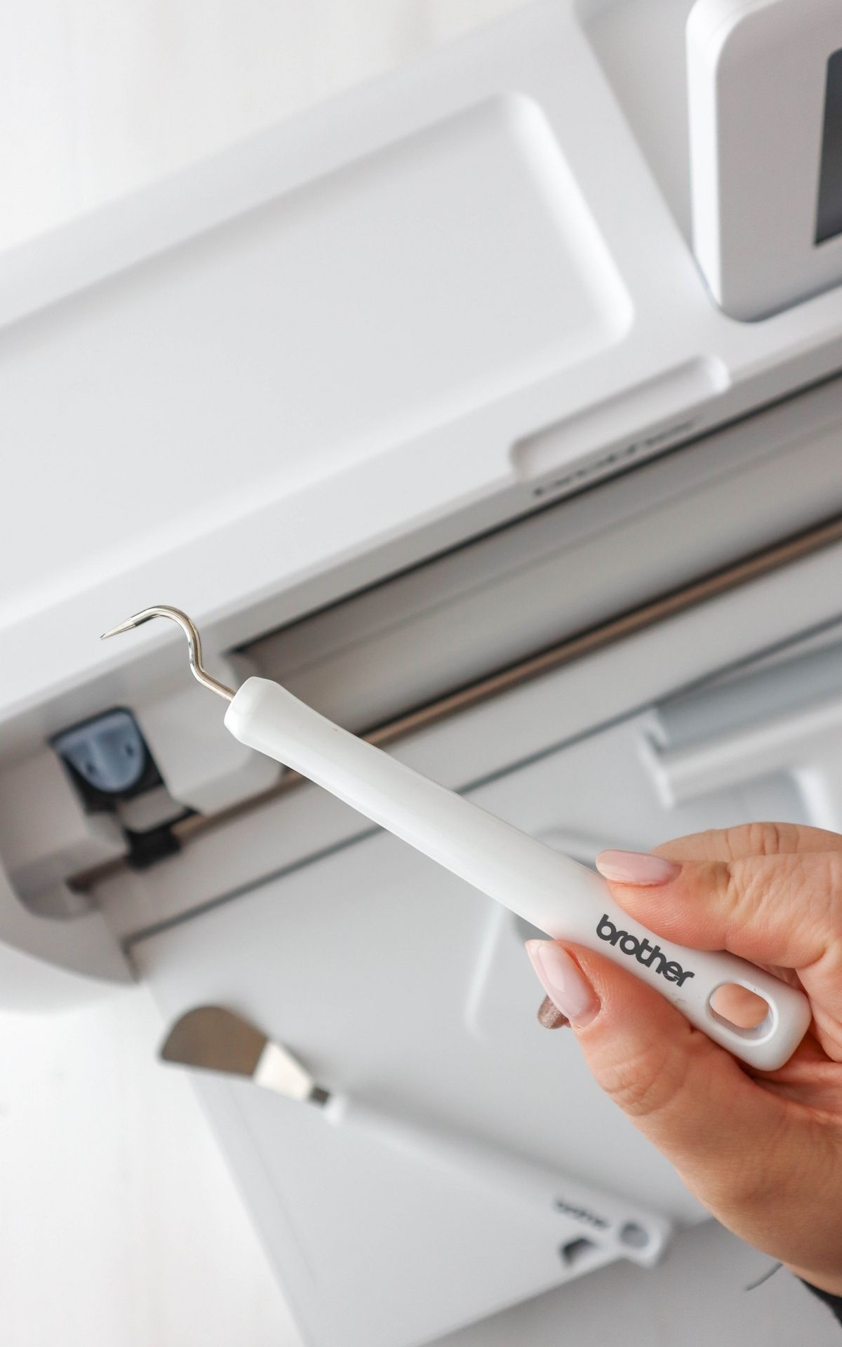 Basteln für Silvester: Funkelnde DIY Ideen für Girlanden und Tischdeko zu Silvester Glitzernde Silvesterdeko basteln mit Plotter: DIY-Ideen für Girlanden, Glücksgläser und Sektgläser in Gold und Schwarz. Perfekt für deine Silvesterparty!