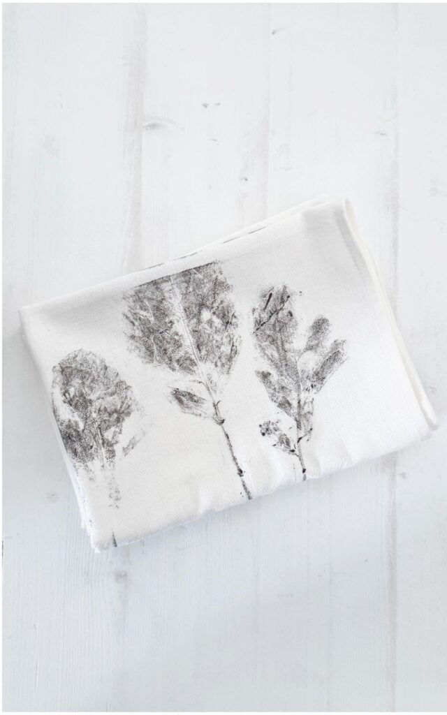 Küchentücher bedrucken mit Gemüseprints - DIY Workshop auf dem Stuttgarter Wochenmarkt DIY Workshop in Stuttgart: Gestalte Küchentücher mit kreativen Gemüseprints und DIY Stempeln. Alle Infos zu Termin, Ort und Teilnahme am 16.05. auf dem Schillerplatz.