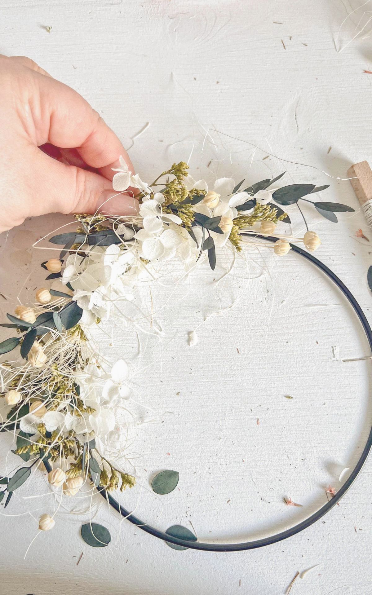 Sindelfingen blüht auf mit KatiMakeIt: Kostenloser DIY Workshop am 02.05.2025! Kreativ-Workshop in Sindelfingen: Offener Frühlings-DIY-Workshop – Gestalte deinen eigenen Trockenblumenkranz am 02.05.2025 und bring den Frühling kreativ in dein Zuhause!